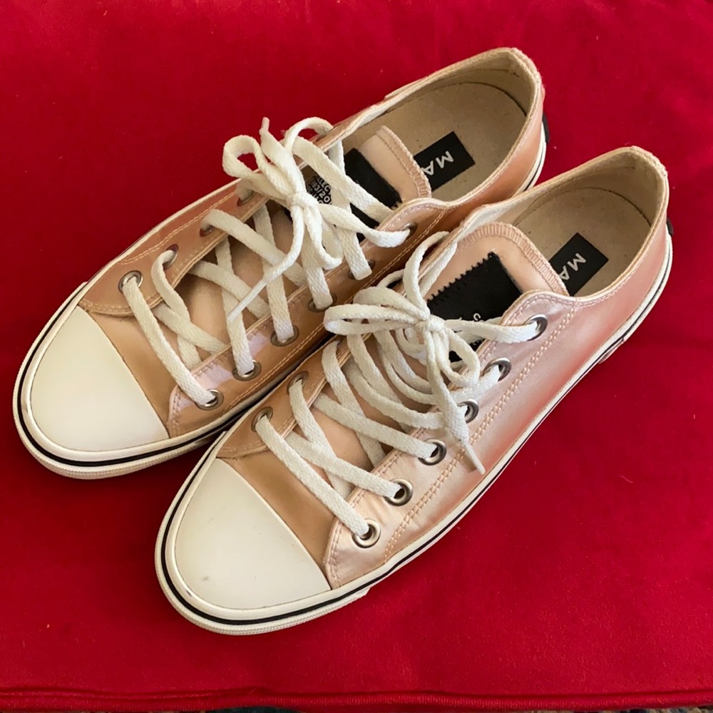 Marc Jacobs Pink beige satin sneaker size 8